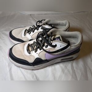 Nike Air 2021 Low Top Sneakers‎ Size 7Y Purple, White, And Black Color